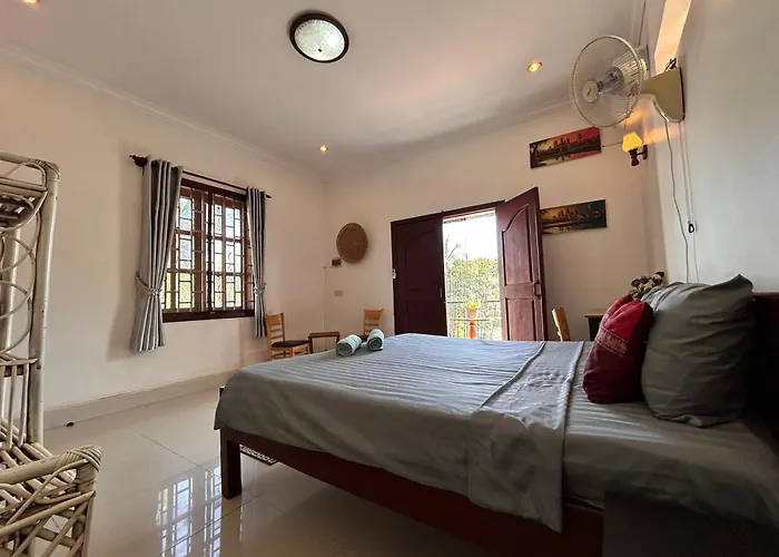 Bed & Bedzzz Hostel *