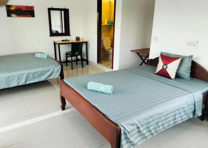 Bed & Bedzzz Hostel